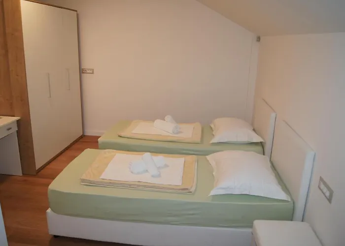 Auberge de jeunesse Stadion - *